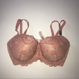 Victoria’s Secret bra 32DD